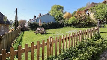 Cottage | Property grounds