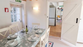 Cottage | Dining
