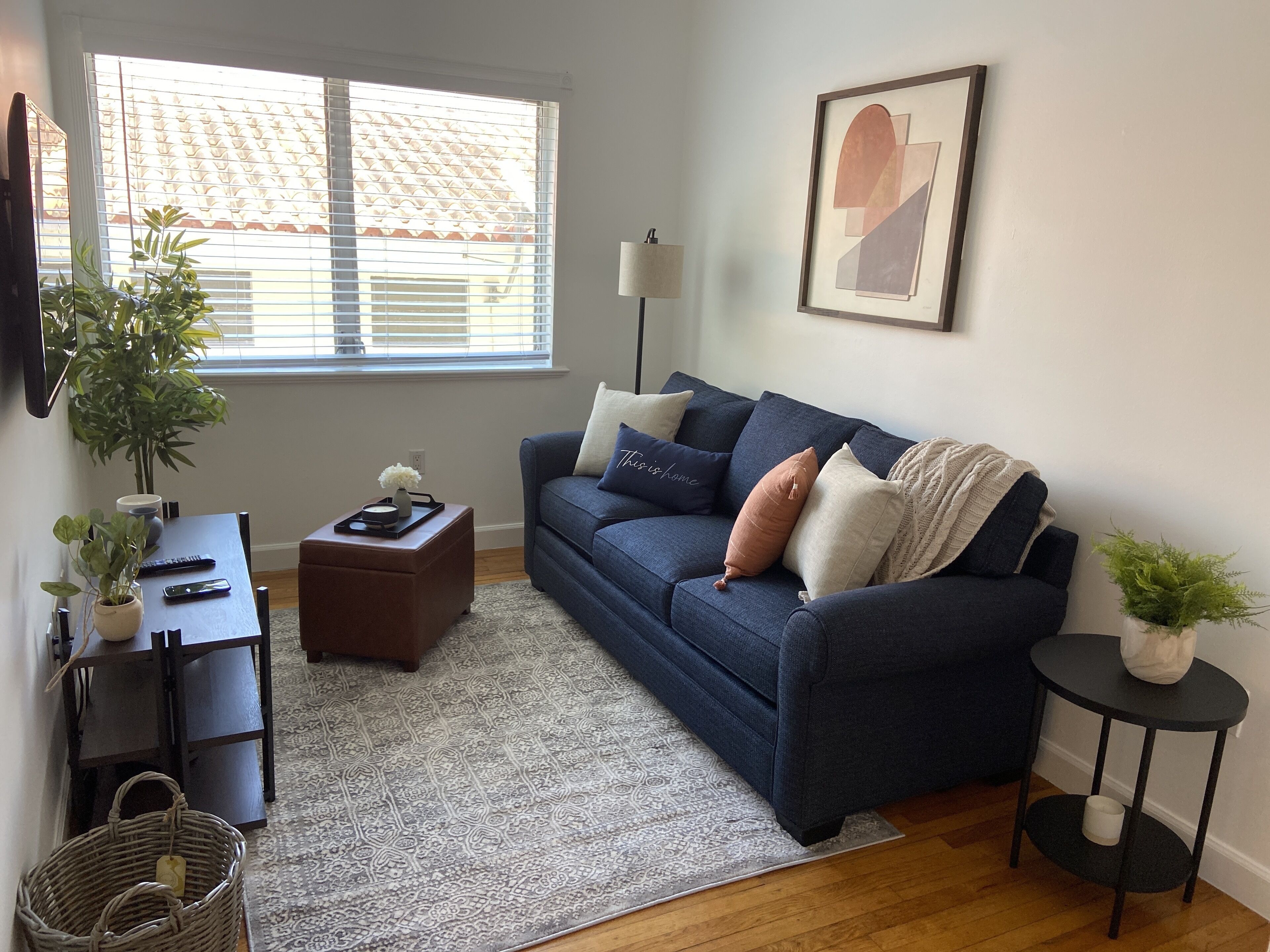 LOVELY APARTMENT IN THE GABLES, SLEEPS 4, THE BEST