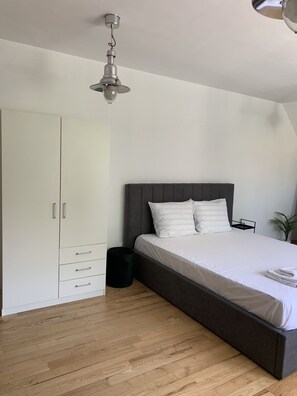 2 Schlafzimmer, Bügeleisen/Bügelbrett, kostenloses WLAN