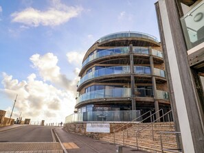 Exterior - Venezuela (Bridport)