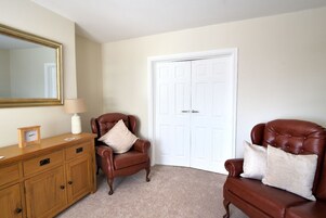 Cottage | 1 bedroom, individually decorated, individually furnished, free WiFi