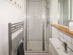 Cottage | Badkamer | Een douche