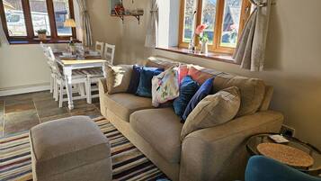 Cottage | Living area