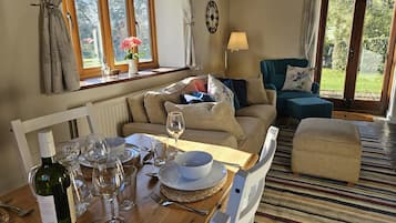 Cottage | Living area