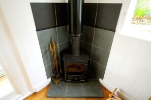 Cottage | 2 bedrooms, individually decorated, individually furnished, free WiFi