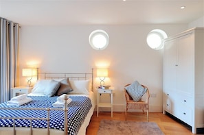 Cottage | Interior