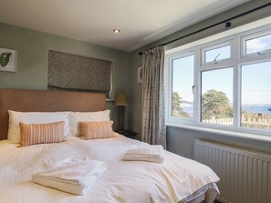 3 bedrooms, individually decorated, individually furnished, free WiFi