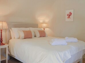 3 bedrooms, individually decorated, individually furnished, free WiFi