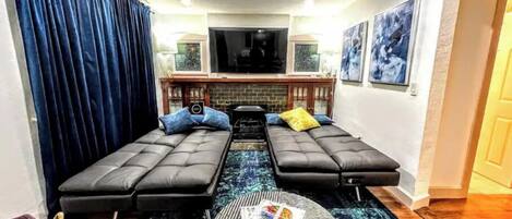 Télévision, cheminée