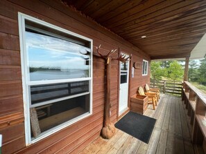 Terrace/patio - The Osprey off grid escape (Haileybury)