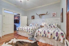 3 habitaciones, escritorio, cuna de viaje y wifi 