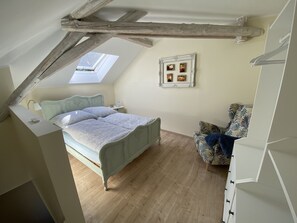 1 chambre, fer et planche à repasser, Wi-Fi gratuit, draps fournis
