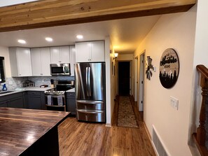 Refrigerador, microondas, horno, placa de cocina