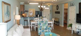 Lovely 3 Bedroom Condo on Lake Martin 2 Pools & Boat Dock