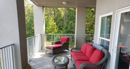 Lovely 3 Bedroom Condo on Lake Martin 2 Pools & Boat Dock