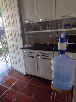 Casa familiar | Cocina privada | Refrigerador con congelador, microondas, horno y licuadora 