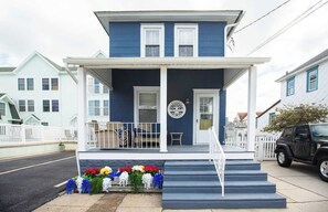 Exterior - The Blue Fig, 1.5 Blocks to Beach and Boardwalk, Fenced-in yard, Parking (Wildwood)