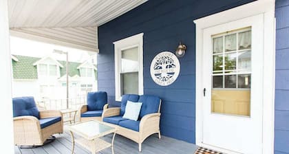 The Blue Fig, 1.5 Blocks to Beach and Boardwalk, Fenced-in yard, Parking