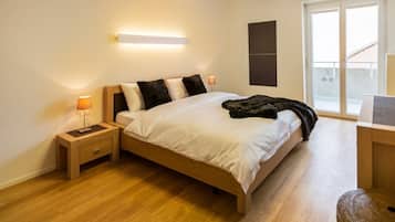 City Apartment | 1 bedroom, iron/ironing board, cots/infant beds, free WiFi