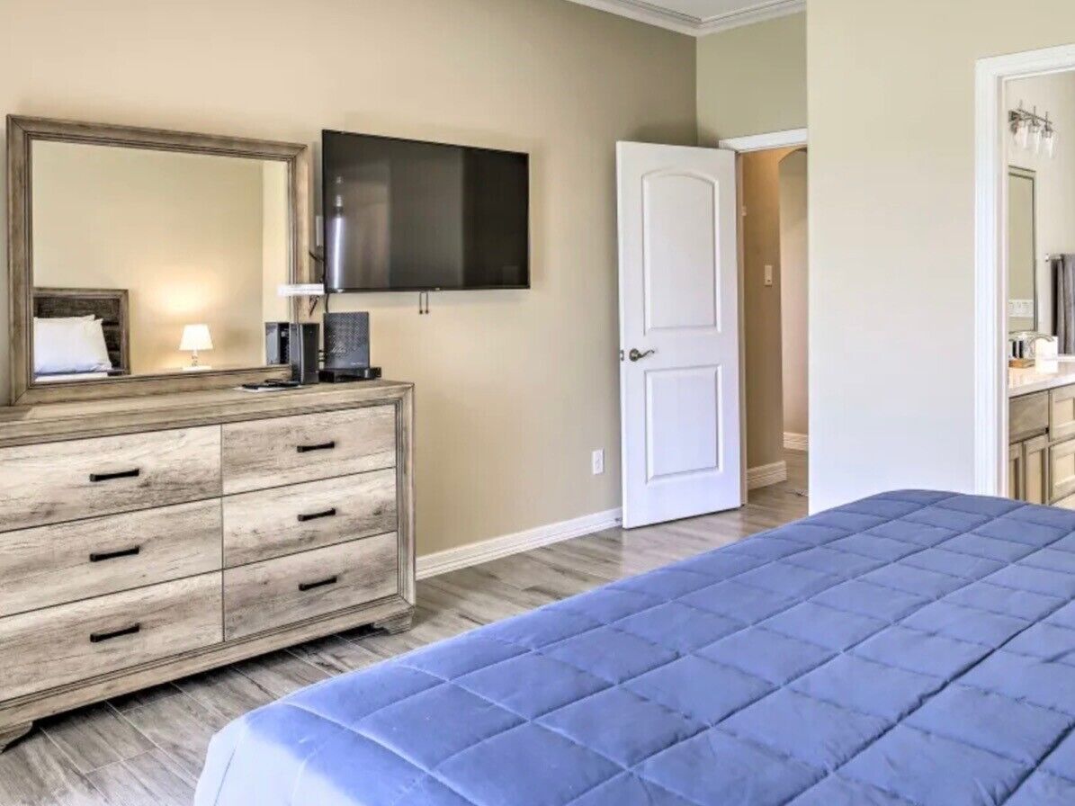 3 bedrooms, desk, iron/ironing board, free WiFi