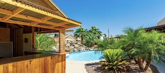 Relaxing Pool Home! Spacious 3 BR Home with Private Pool Minutes Away from Lake