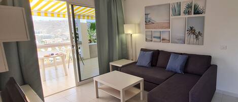 Smart TV, table tennis