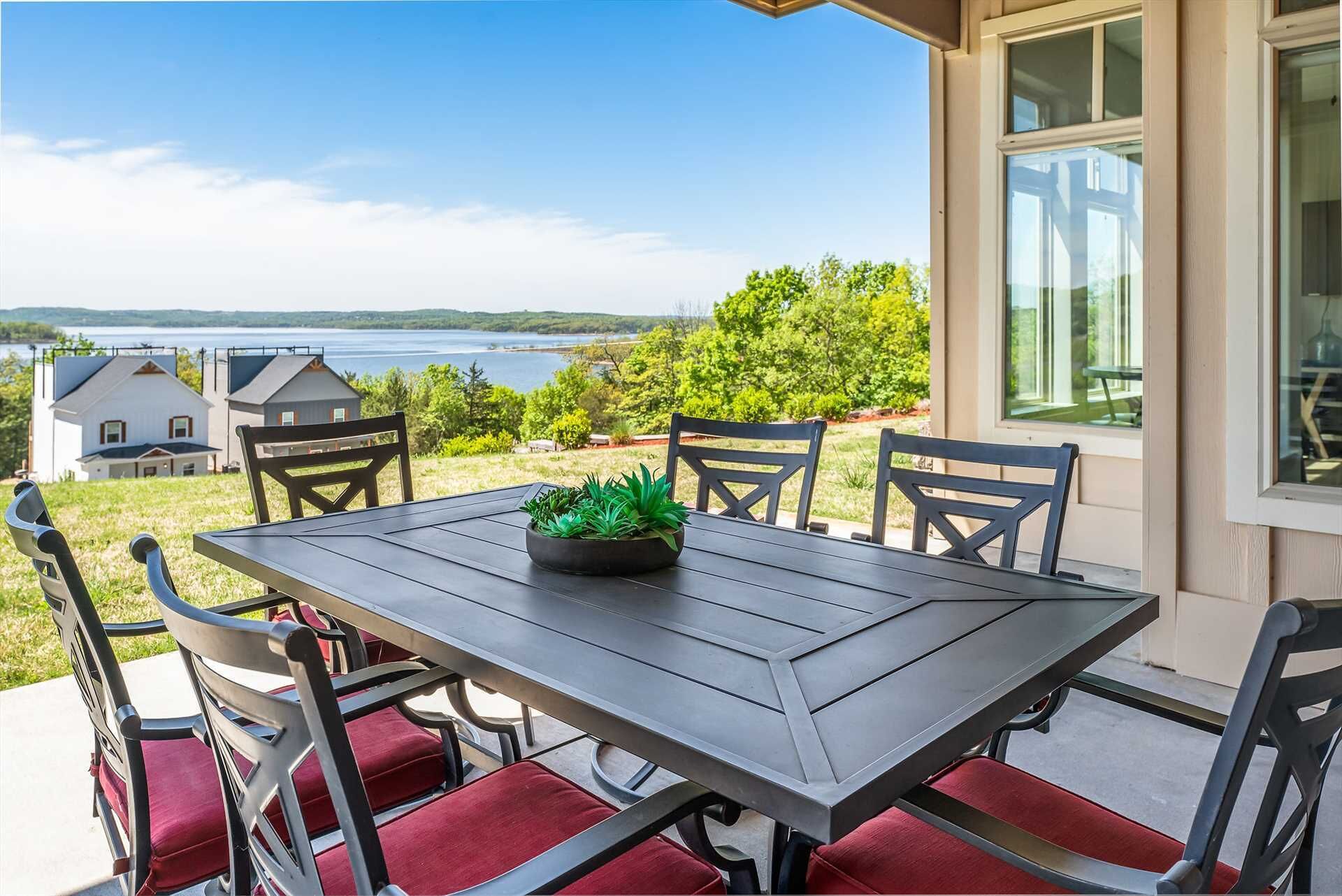 Majestic  Walk-in Condos on the Lake- Patio and 3 seasons room-No stairs/5 mins to Branson|122