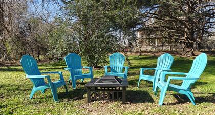 Luxurious beds, remodeled, very clean, quiet neighborhood, big backyard & tree!!