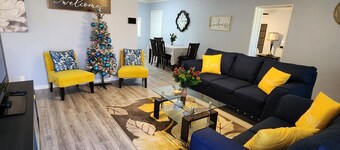 Luxurious beds, remodeled, very clean, quiet neighborhood, big backyard & tree!!