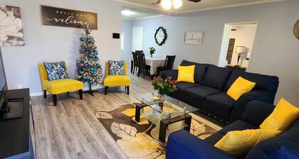 Luxurious beds, remodeled, very clean, quiet neighborhood, big backyard & tree!!