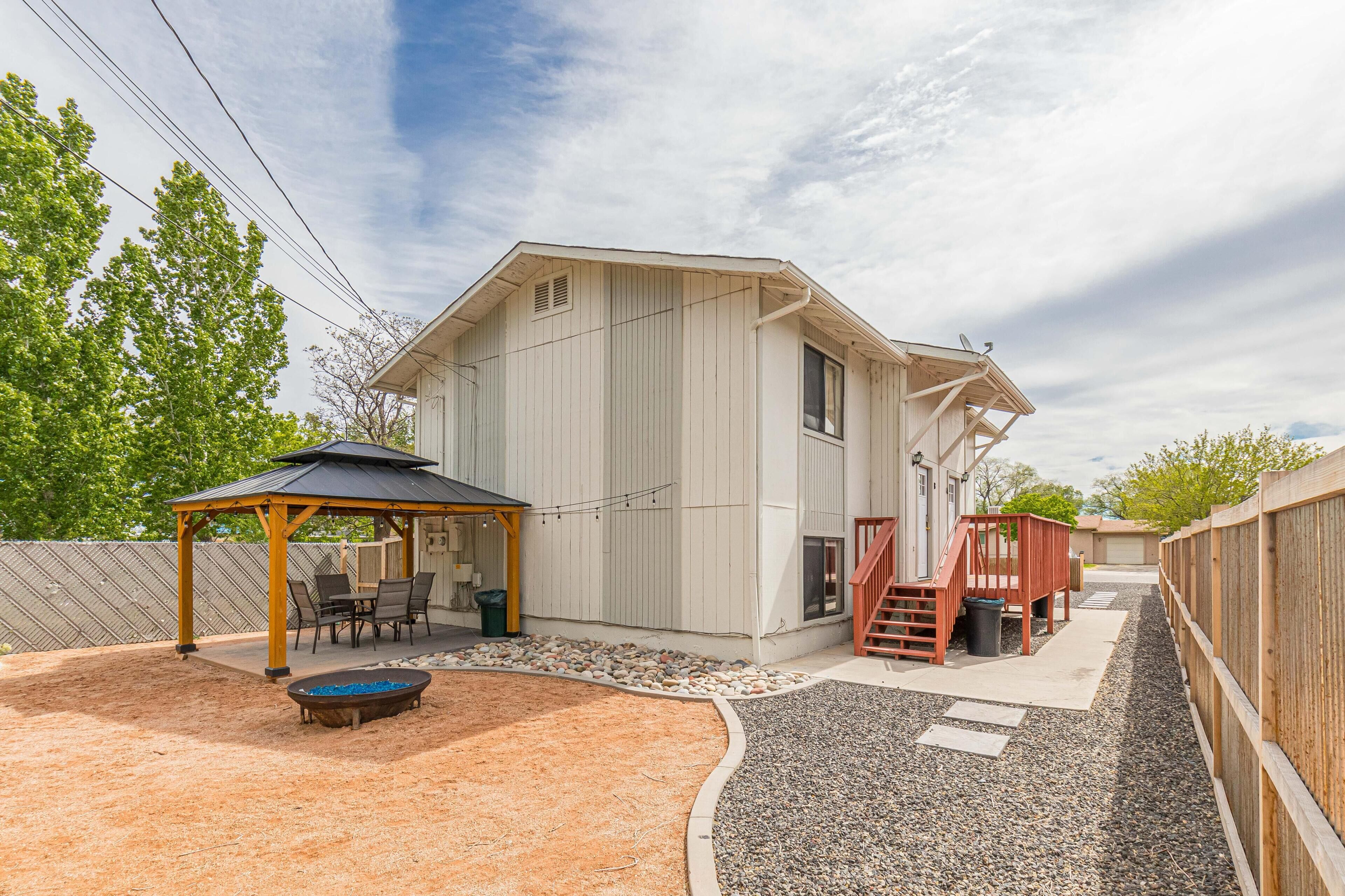 Bookcliff B- Great Location w/ Patio & Firepit