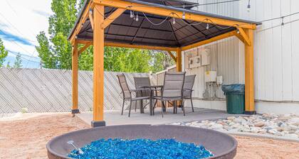Bunk B: Dog-Friendly Downtown Retreat