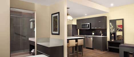 Estudi, cuina (2 Queen Beds with Sofa bed) | Exterior