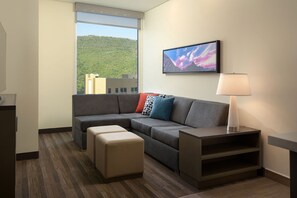 Zimmersafe, Schreibtisch, laptopgeeigneter Arbeitsplatz