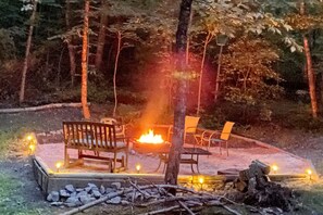 Property grounds - Our Side of Heaven Cabin- Ride the Dragon, w/Hot Tub, Private Lake and Pond (Tallassee)