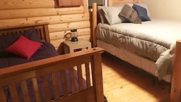 4 habitaciones, tabla de planchar con plancha y cuna de viaje