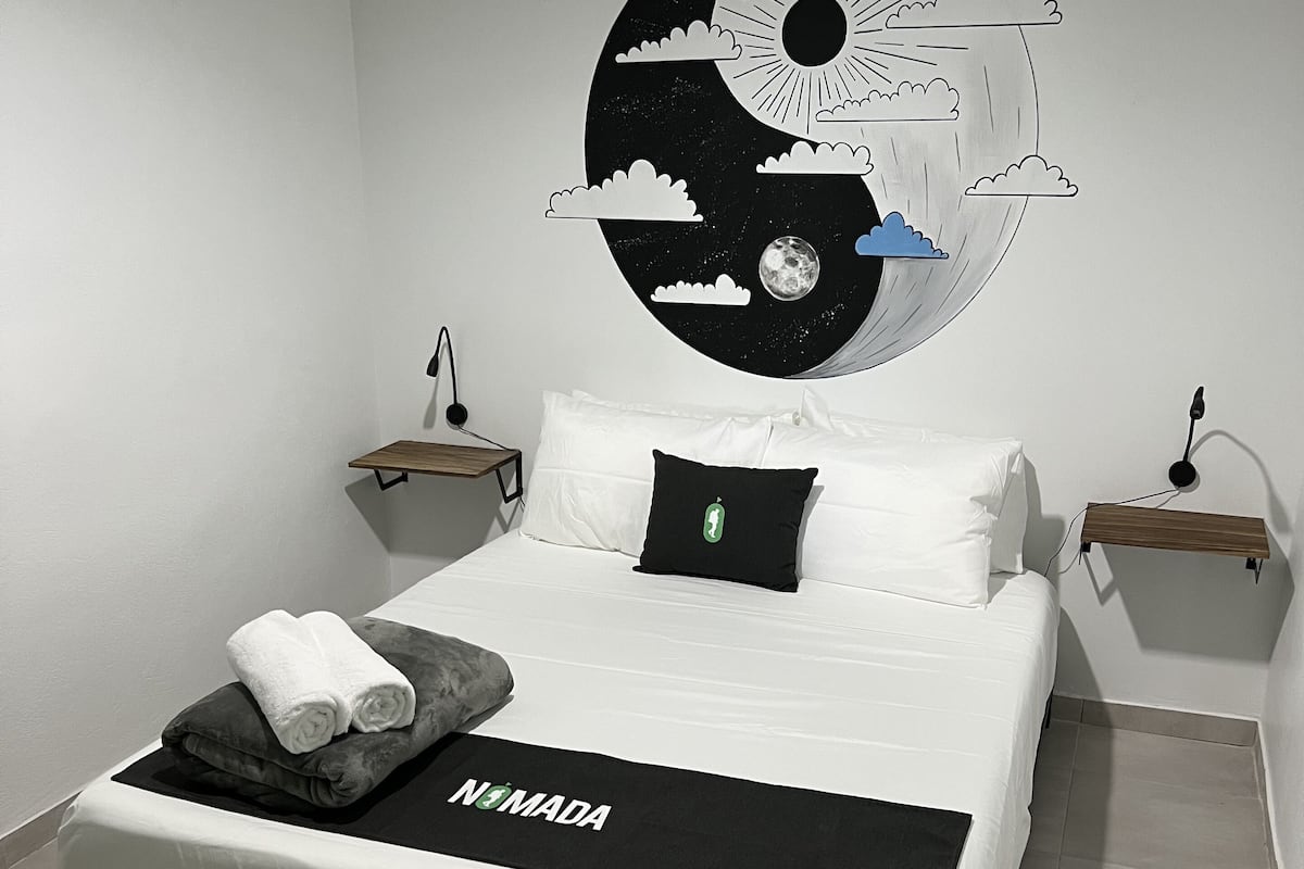 스탠다드 더블룸 | 암막 커튼, 무료 WiFi, 침대 시트