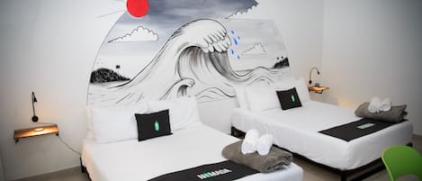 Cortinas blackout, wifi gratis y ropa de cama