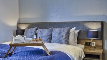 Habitación Deluxe con 1 cama doble o 2 individuales | Minibar, escritorio, sistema de insonorización