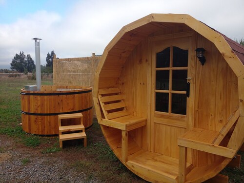 Parcela con tranque, sala de juegos, terraza,