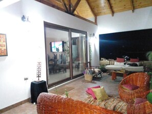 Interior - Parcela con tranque, sala de juegos, terraza, (Santa Cruz)