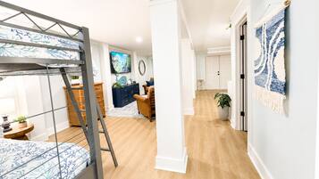 3 bedrooms, iron/ironing board, free WiFi, bed sheets