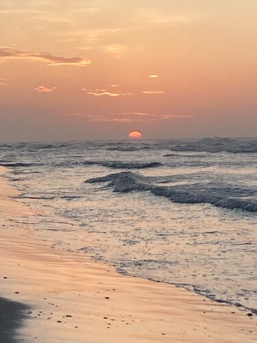 ☀️Newly renovated cottage at the coast….60 second walk to the beach🌊
