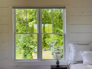 1 bedroom, iron/ironing board, WiFi, bed sheets - New England Farmhouse Loft (Rockland)