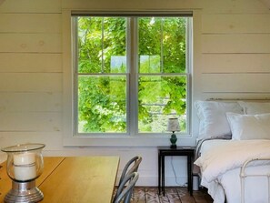 1 bedroom, iron/ironing board, WiFi, bed sheets - New England Farmhouse Loft (Rockland)