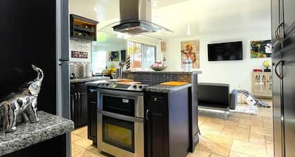 ★ New ! Encinitas Gem, Your home away from home ★