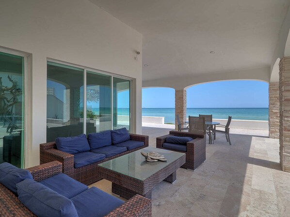 Outdoor dining - Casa Mega - Yucatan Home Rentals (Chicxulub Puerto)