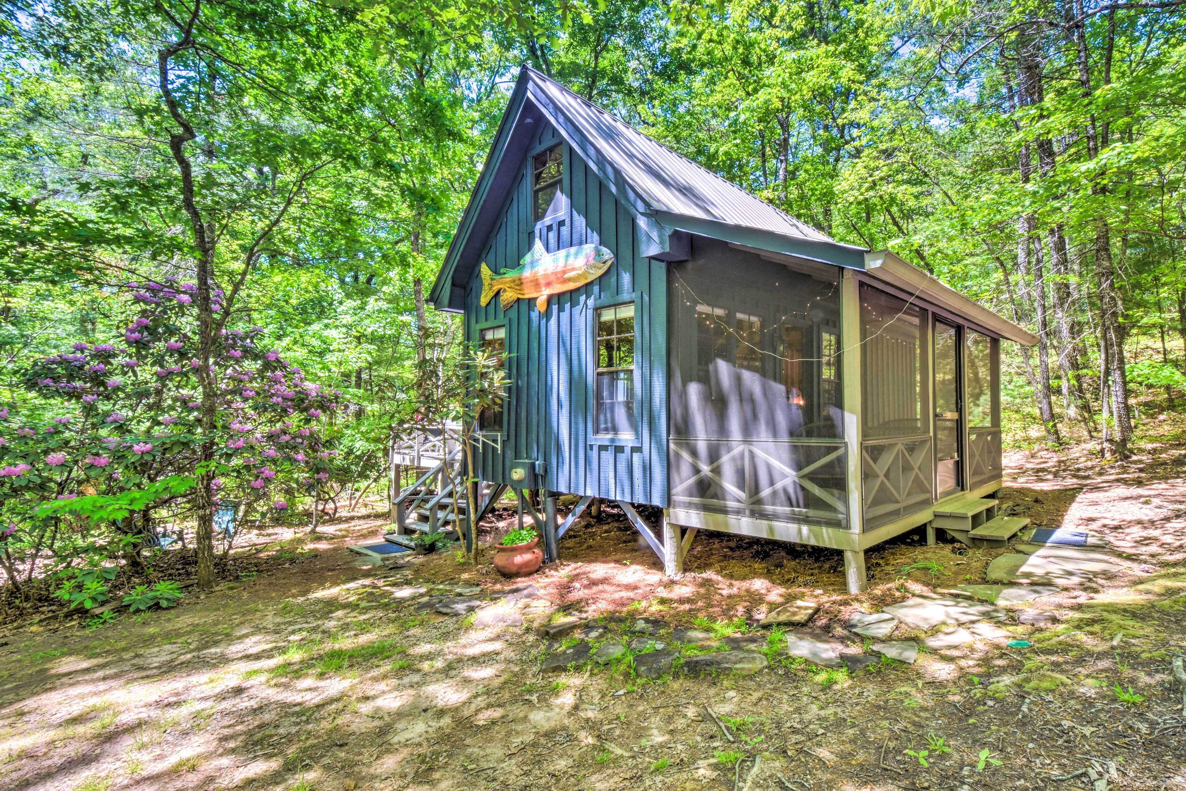 Cozy Cabin Getaway ~ 1 Mi to Lake Rabun Beach