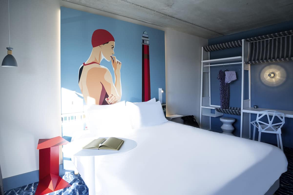 Superior Room, 1 Double Bed, Balcony | Soundproofing, free WiFi, bed sheets